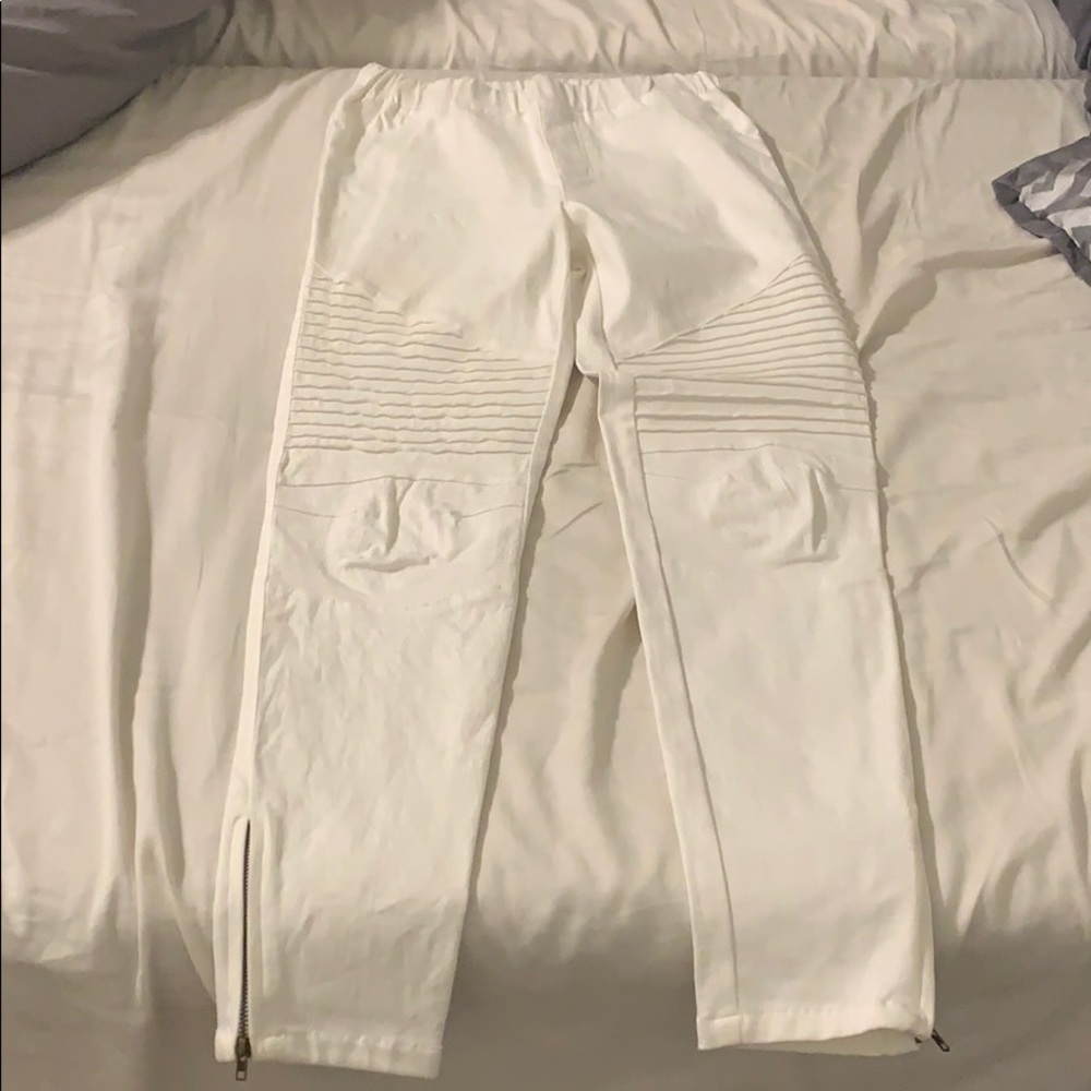 White stretchy pants sz med excellent condition